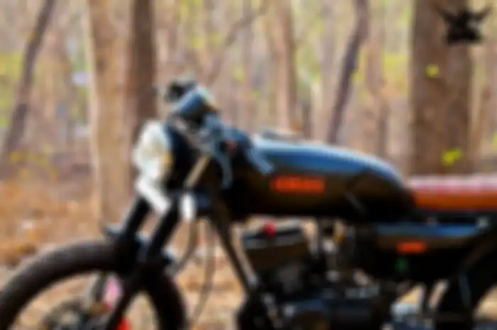 Yamaha RX King custom cafe racer dari Hindustan Customs