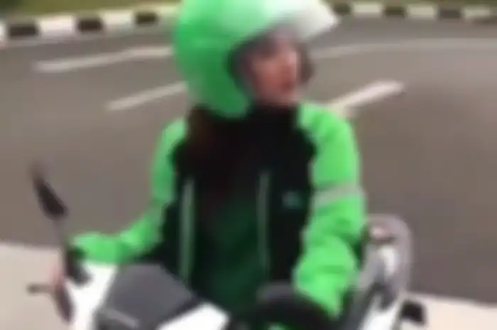 Marion Jola mendadak jadi driver ojol