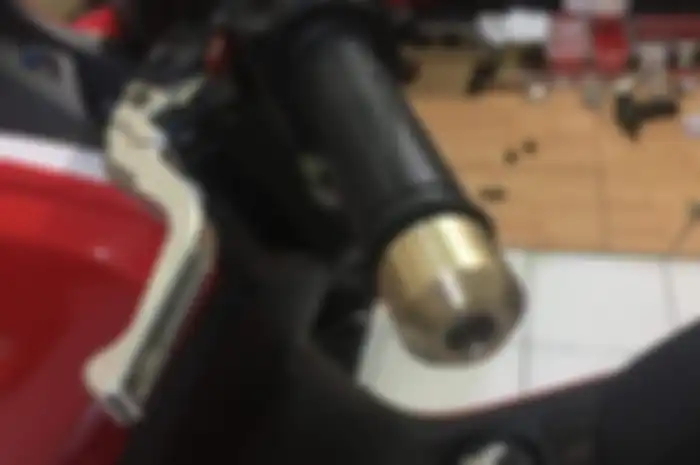 Ilustrasi jalu setang/balancer setang motor. Pasang Jalu Setang Motor Berbahan Besi, Riding Bakal Lebih Nyaman Bro 