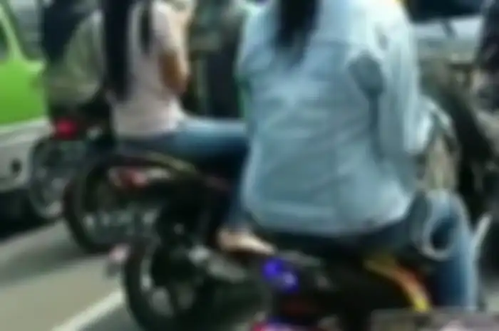 Kids zaman now pamer motor modif, malah dibully netizen.