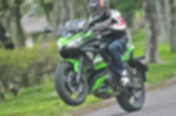 Test Ride New Kawasaki Ninja 650