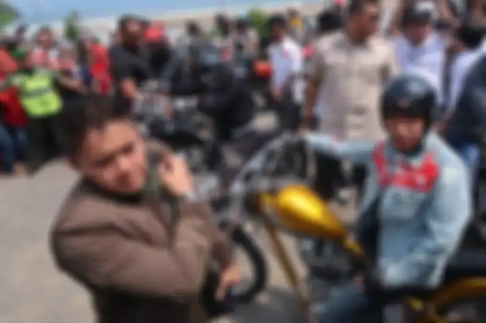Jokowi dengan riding gear Elders