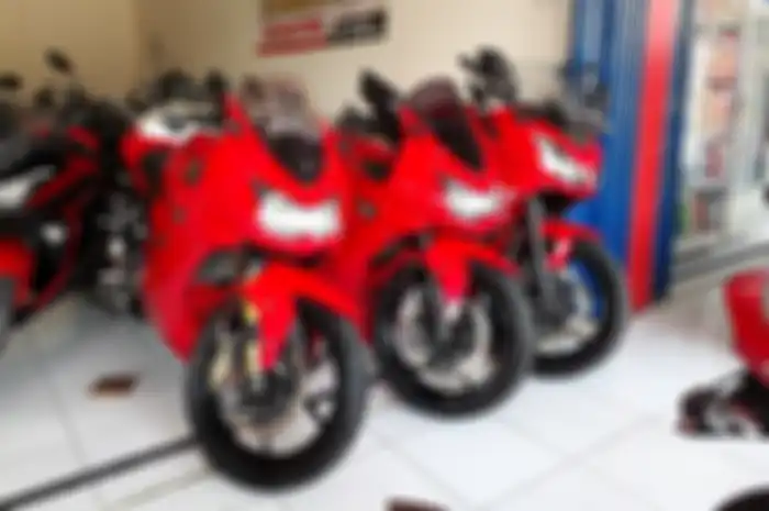 Kawasaki Ninja 250 lawas yang masih pakai karburator ternyata sekarang harga bekasnya murah, mulai Rp 27 juta