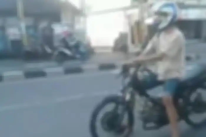 Motor balap mendadak jebol mesinnya sebelum di seting.