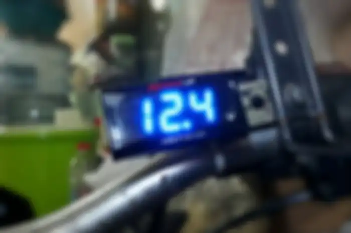 Ilustrasi. Pasang voltmeter universal di motor injeksi, ternyata penting fungsinya loh!