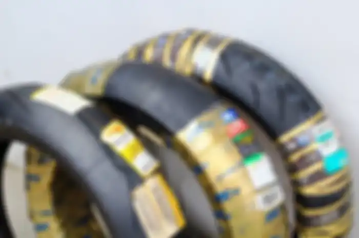 Ban soft compound lebih cepat habis, ternyata ini untungnya dipakai di motor harian.
