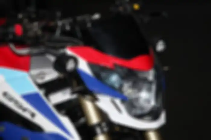Suzuki GSR 750 Berkonsep Turing One3 Motoshop