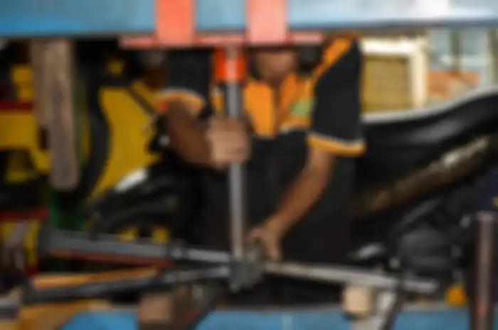Ilustrasi proses perbaikan segitiga depan motor