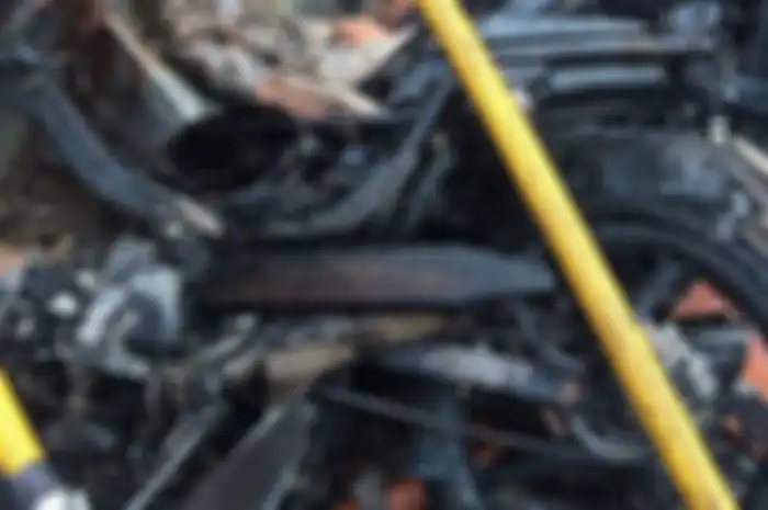 Ilustrasi Motor terbakar 