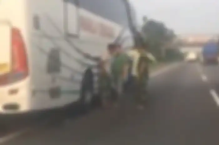 Sopir bus Pahala Kencana nyaris berkelahi dengan anggota TNI