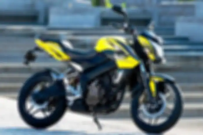 Foto ilustrasi. Motor Bajaj seperti Pulsar 200NS ada logo Kawasaki, ternyata ini alasannya.