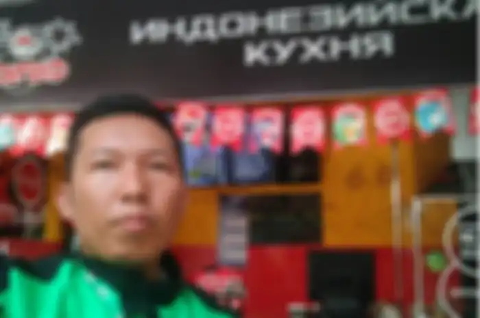 Roy Sunandar, driver ojol yang nonton langsung Piala Dunia 2018 di Rusia.