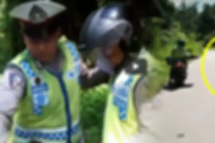 Pemotor enggak terima ditilang dan maki polisi