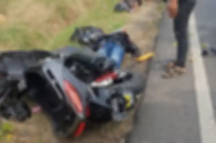 Pengendara Yamaha XMAX terlibat kecelakaan parah di Cilacap.