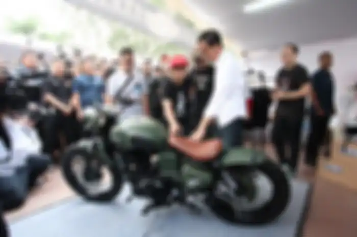 Presiden Joko Widodo Tengok Custom Bike Bobber Milik Anaknya