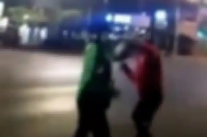 Miris, dua driver ojol duel karena rebutan order di Malang, Jatim.
