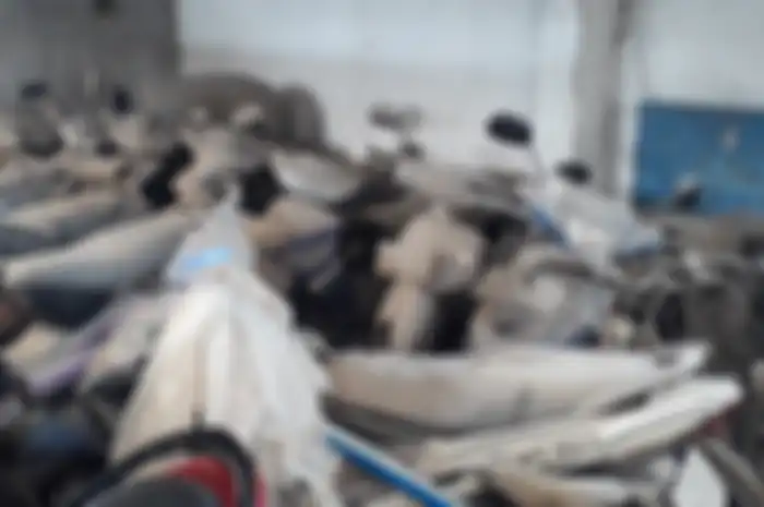 Puluhan motor tak bertuan penitipan motor Surya Gemilang bekasi