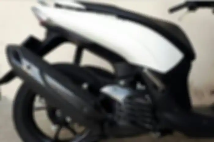Carbon panel terpasang di Yamaha Lexi