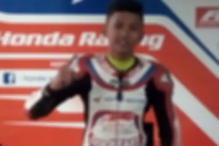 Ripal Ramdan bocah kelas IX SMP yang suka pada Wawan Hermawan.