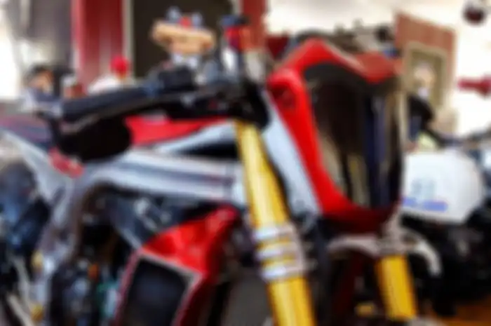 Kawasaki Z250 Neo Boardtracker Wins Paddock