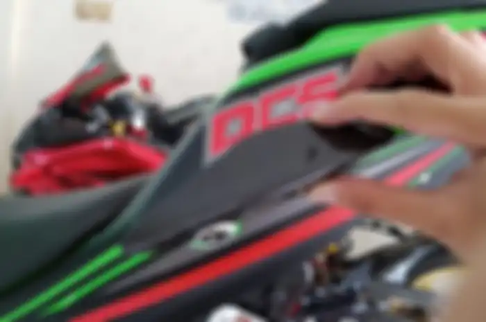 Cover carbon kevlar untuk bodi samping Ninja 250