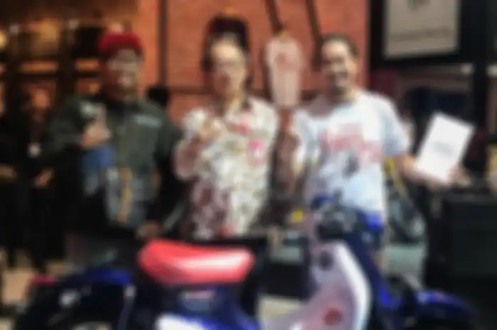 AHM kolaborasi bareng Brand Lokal bikin apparel Honda Super Cub C125.