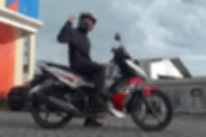 Langitnya udah gluduk-gluduk Sob...