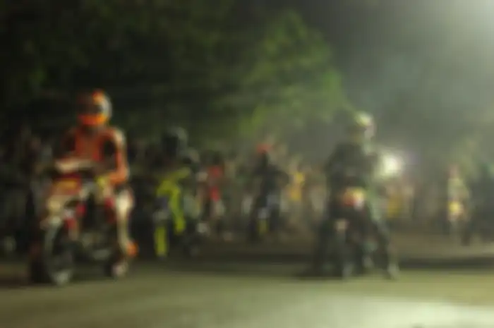 Gelaran balap motor malam hari dalam ajang Super Adventure Night Road Race 2018