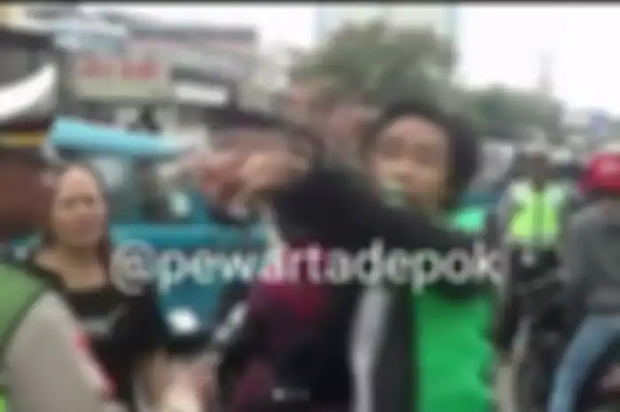 pengojek online tidak terima dirazia polsi