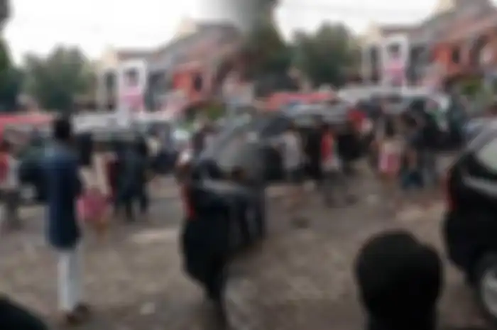 Cekcok mulut terjadi antara anggota TNI AL dengan seorang penjaga parkir di depan Arundina Kecamatan Ciracas, Jakarta Timur pada Senin (10/12/2018) sekira pukul 15.40 WIB. 