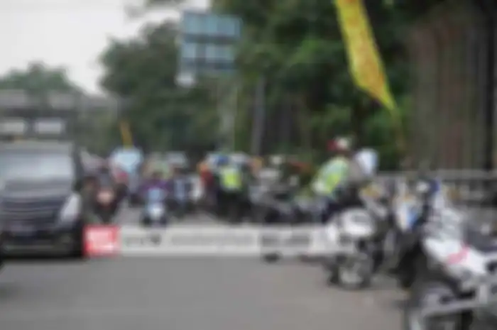 Besok (16/11) Operasi Zebra 2016 akan dilakukan serentak seluruh Indonesia di bawah komando Kepolisian Republik Indonesia. Biar bisa lolos dari tilang saat Operasi Zebra 2016, wajib nih bro tahu 10 kesalahan. 10 kesalahan ini akan buka peluang sobat 