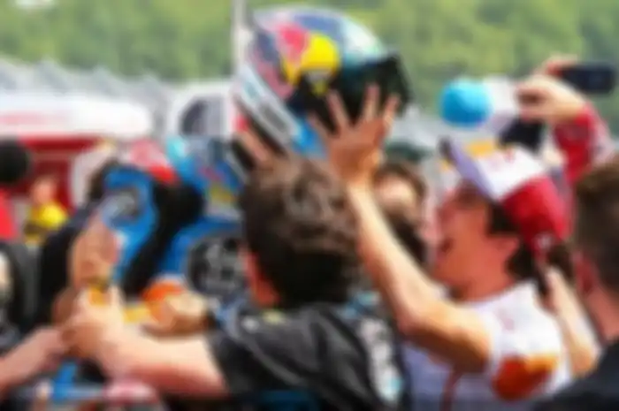 Adik kandung Marc Marquez, Alex Marquez mendominasi seri Moto3 di Sirkuit Assen, Belanda, Sabtu 28/6.  Marquez berhasil mengungguli rekan setimnya Alex Rins dan pembalap tim Mahindra Ricardo Oliviera untuk meraih kemenangan keduanya musim ini.