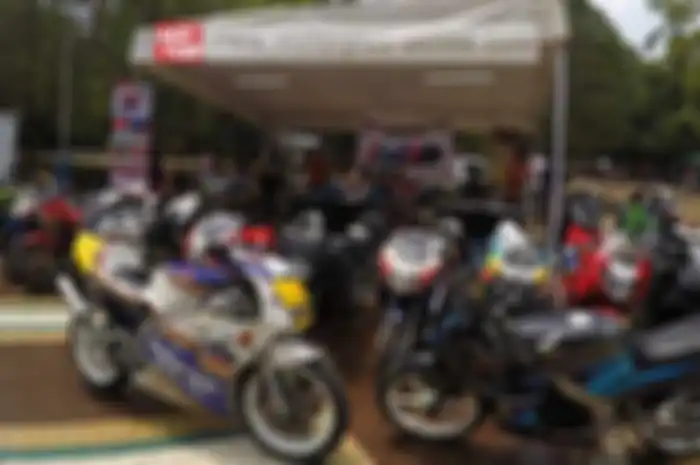 Pada gelaran Burtor tahun ini yang dibikin di Parkir Timur, Senayan, Jakarta Pusat, hari ini (26/9) dan besok (27/9) diramaikan para pecinta motor berbasis mesin dua langkah. Pasalnya, MOTOR Plus sengaja mengadakan Two Stroke Day yang baru pertama ka