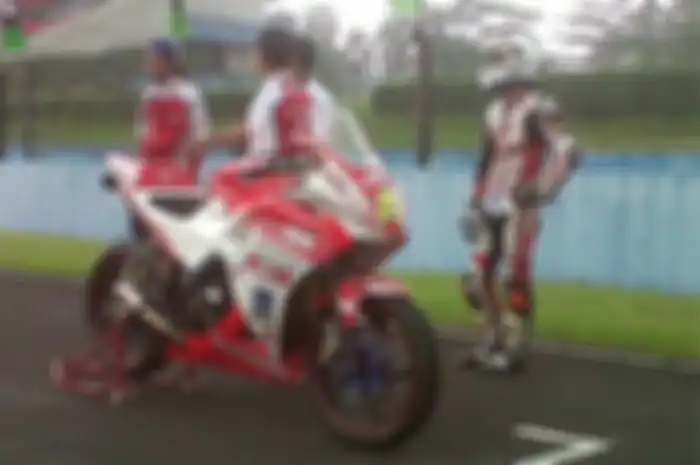 Indospeed Race Series (IRS) 2013 seri ke-4 kembali digelar akhir pekan ini, 14-15 September. Sirkuit Sentul kembali dijadikan tempat penyelenggaraan event. Seluruh pembalap yang berlomba dalam 8 kelas yang berbeda telah menjalani sesi kualifikasi har