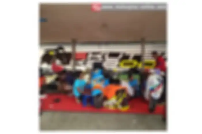 Event balap Vespa di sirkuit Sentul Karting juga diikuti Ahmad Jayadi yang juga mantan pembalap supersport.
