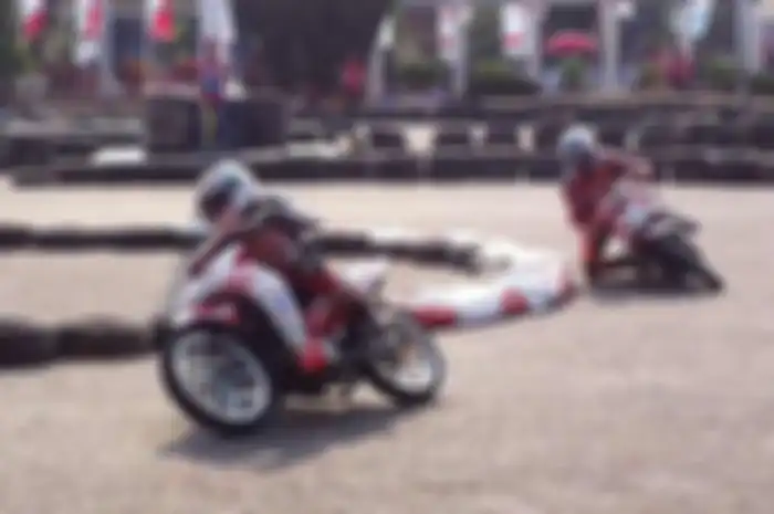 Alpin R pembalap andalan tim ART Pontianak mendominasi balap HRC Putaran 5 Banjarbaru yang berlangsung di sirkuit lapangan Murjani, Banjarbaru, Kalimantan Selatan. Alfian menjuarai 3 kelas yang dibuka diantaranya Honda Blade 125 Standar showroom, CB1