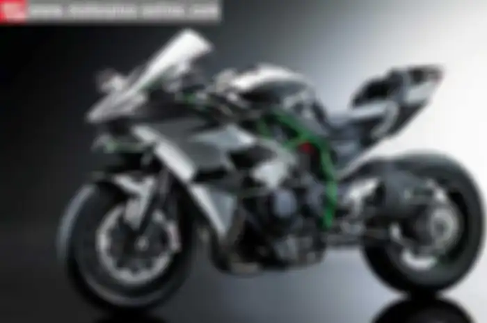 Kehadiran Kawasaki Ninja H2R yang mengadopsi sistem supercharged pada mesinnya memang bikin penasaran. Setelah di klaim memiliki power maksimal hingga 300 hp, banyak bikers yang bertanya-tanya berapa top speed motor super buatan geng hijau ini.