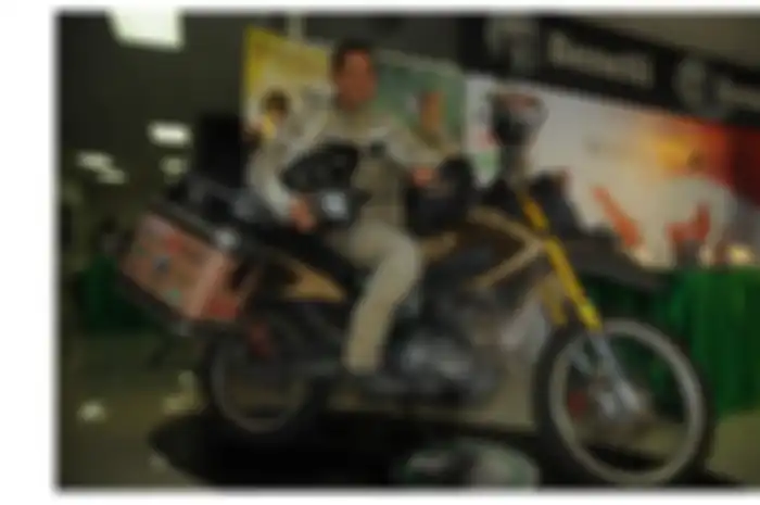 Perjalanan mengelilingi Indonesia bagian Tengah, Timur hingga Negara Timor Leste, sudah berhasil Mario Iroth lakukan. Perjalanan ini, dimulai 24 Maret dan finish 24 Oktober 2014. “Start dii dealer Benelli Surabaya, berakhir di Benelli Jakarta,” papar