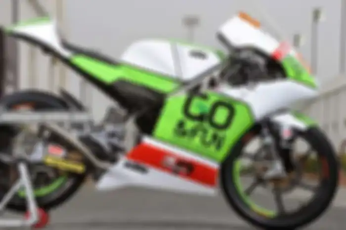 Setelah salam tangan alias mengikat kontrak antara produsen knalpot Indonesia, R9, dan Moto3 Gresini Team, proyek jangka panjang dilakukan.