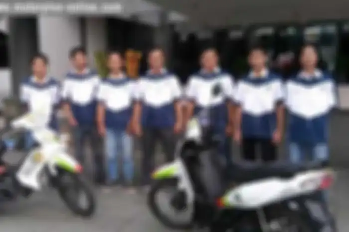 Saat banyak bikers dibuat pusing dengan kenaikan harga BBM (Bahan Bakar Minyak) yang cukup tinggi, mahasiswa Universitas Sumatera Utara (USU) bikin sebuah gebrakan. Sepuluh mahasiswa jurusan fisika USU memamerkan sepeda motor berbahan bakar air denga