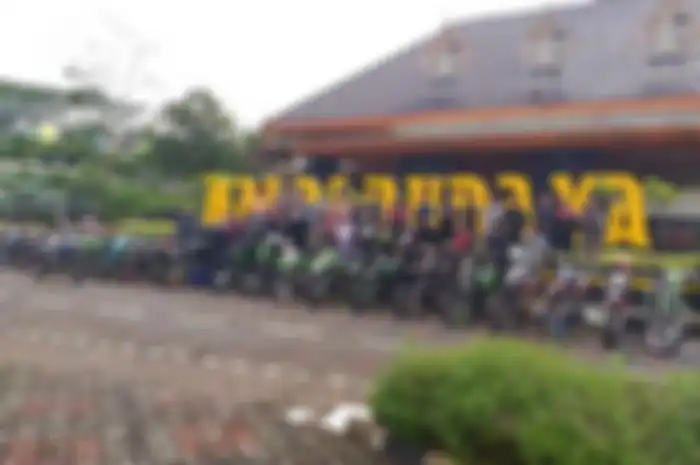  Kraker Supermoto Banjarnegara, klub ini doyan turing dan kenalkan potensi wisata daerah.