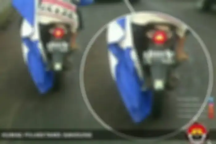 Pilihan jas hujan sangat penting agar terhindar dari celaka. Jangan gunakan jas hujan model ponco