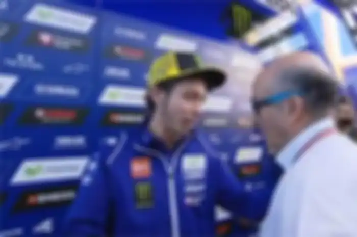 "Yang kita inginkan adalah Rossi tetap aktif dalam kejuaraan dunia. Jika dia ingin memiliki tim untuk MotoGP dia akan mendapatkannya," ucap Ezpeleta.