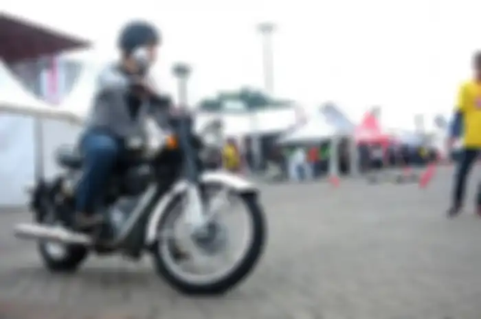Sejak event IIMS dibuka hingga hari Jumat (5/5), lebih dari 500 pengunjung yang datang dan jajal langsung motor yang memang spesialis menggarap motor bergaya klasik.