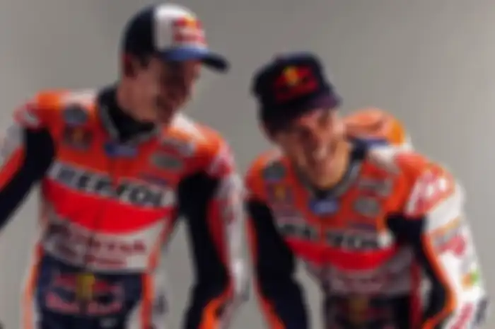 Merasa dibuntuti, Dani Pedrosa sendiri sempat tidak senang dengan perlakuan dari teman setimnya.