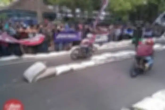 "Sirene kita nyalakan saat waktu start kurang 3 menit, selanjutnya jika sirene mati maka maktu yang tersisa hanya 2 minggu. Jika waktu yang diberikan sudah habis maka dilanjut ke kelas selanjutnya, dan yang belum start ditinggalkan," ucap Bambang Pur