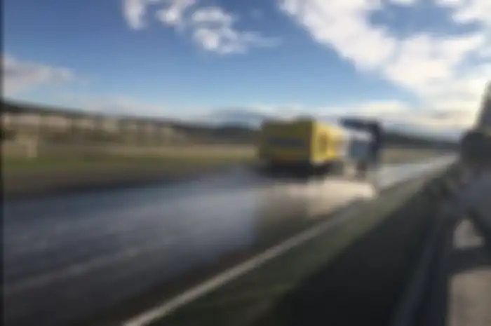 Tim Marc VDS Honda membocorkan cara Michelin melakukan tes ban basah di trek yang dalam kondisi cuaca panas terik melalui video di akun Instagram mereka.