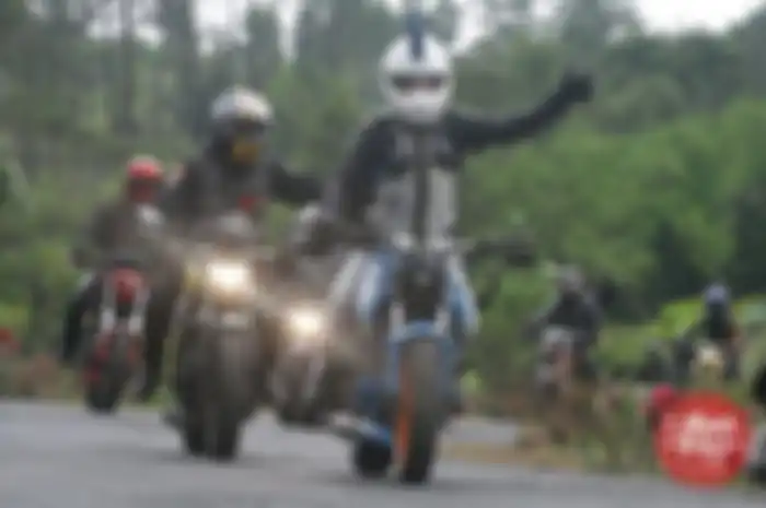 Kaum minor fighter tidak hanya nyentrik dengan motor bergaya street fighter (SF) dan rambut di helm rambut, tapi yuk bedah 20 kosa kota kaum minor fighter