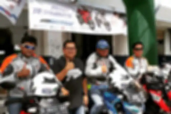 Turing Suzuki Epic Ride dimulai hari ini (16/5).

Turing kolaborasi MOTOR Plus, National Geographic dan PT Suzuki Indomobil Motor ini akan menempuh jarak total 300 km 