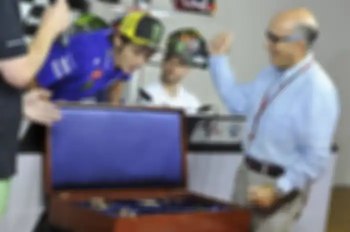 Rossi juga mengatakan kalau Ezpeleta sendiri juga sudah berbicara langsung padanya terkait masalah ini.
